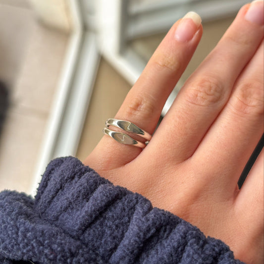 Mini signet ring with initial